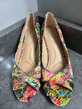 dexflex comfort Multicolor Floral Peep-Toe Flats